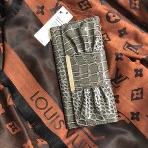 NWT trendy cute grey wallet